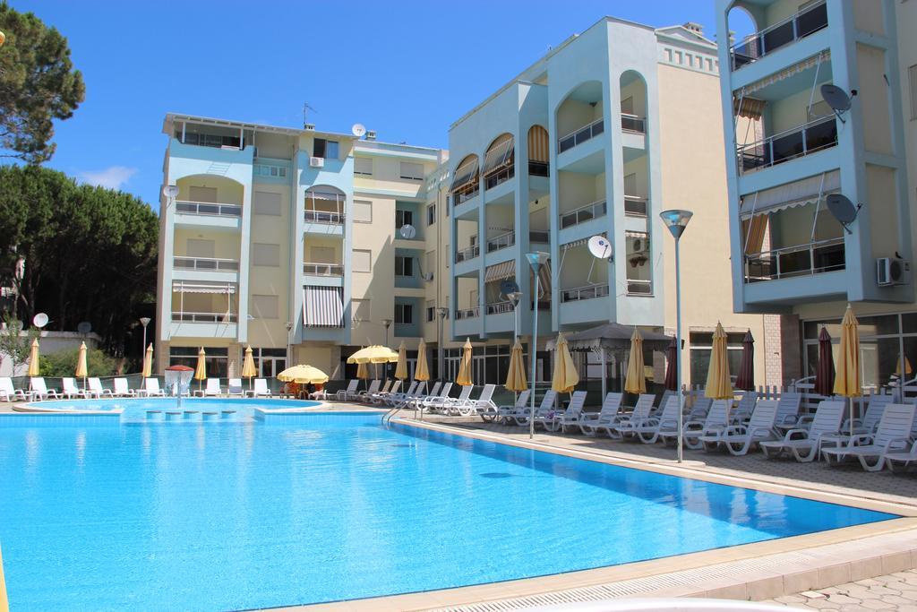 Golem Apartments Екстериор снимка